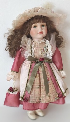 Superbe poupée ancienne