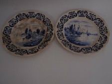 2 Assiettes en Faïence de Delft à Décor de Bateau Signature à Identifier