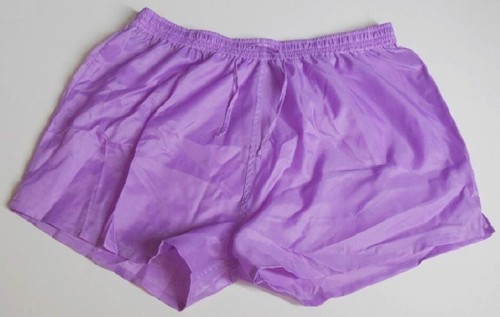 Short nylon lilas - , légèrement
