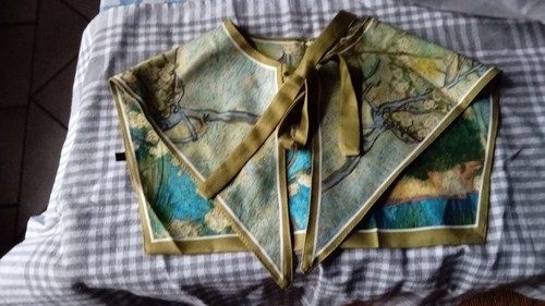 Foulard faux col - col, idée