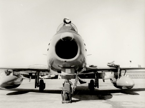 L520 north american f86 sabre - american,