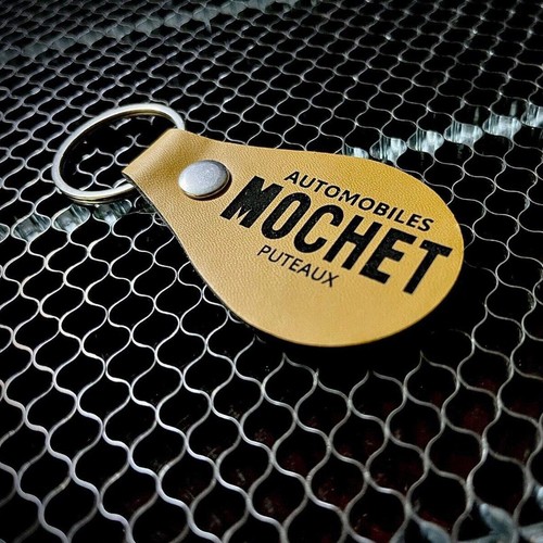Porte clés cuir avec logo - porte-clés,