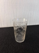 Verre à thé ou à eau gravé oiseau en cristal de Baccarat ?