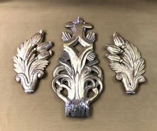 anciens éléments décoratifs en bois doré 18ème XVIII ornement boiserie fleurs