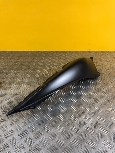 Demi coque arrière droite