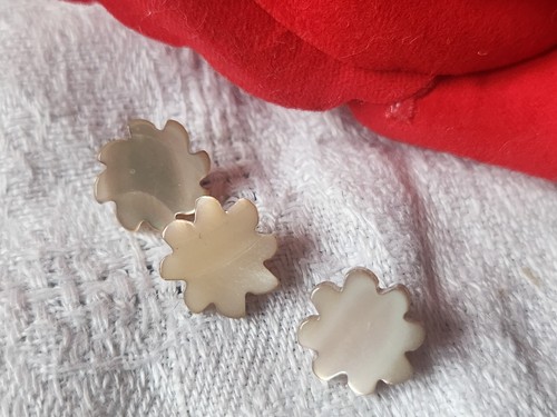 Trio boutons anciens nacre - trio,