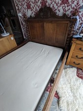 Lit ancien en chêne massif sculpté vers 1880, style Henry II, avec initiales CV