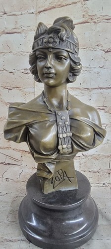 Buste femme nue - buste,