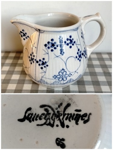 Ancien joli pot - , lait