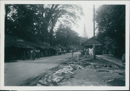 Burma the shwe dagon pagoda - the,