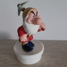 FIGURINE  DISNEY Bouchon De Smarties NESTLE Blanche Neige et les 7 nains ATCHOUM