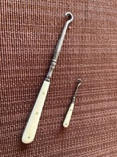 2 anciens crochets