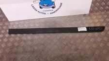 Baguette de porte avant droite