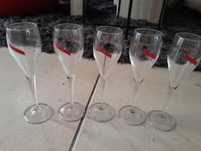 LOT DE 9 FLÛTES A CHAMPAGNE-