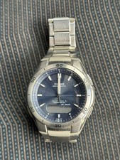 Montre solaire numérique pour