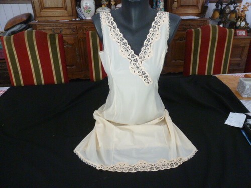 Jolie combinaison fond robe - jolie,