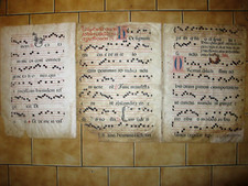 XVI HAUTE EPOQUE 3 PAGES ANTIPHONAIRE LETTRINE