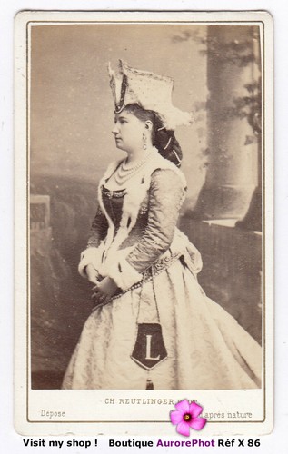 Léontine massin courtisane - lÉontine,