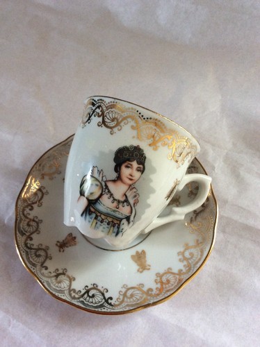 Tasse sous porcelaine - tasse,