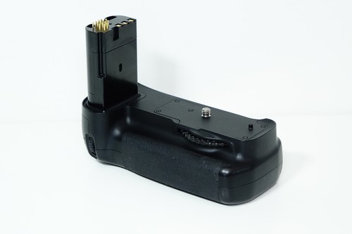Nikon d200 battery grip - nikon,