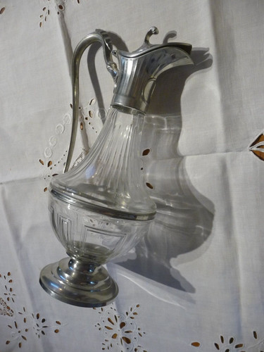 Belle aiguière poinçonnée - belle,