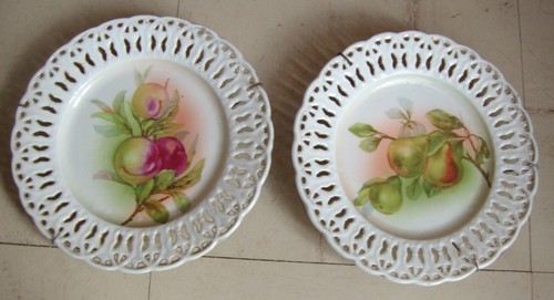 Deux assiettes decoratives - deux,