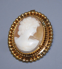 -ANCIENNE BROCHE CAMEE