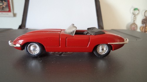 Miniature jaguar type corgi - jaguar, e