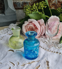 ANCIENNE DINETTE POUPEE ENFANT petites bouteilles et verre