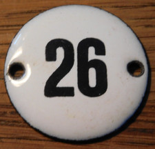 NUMERO 26 ancien plaque