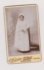 Photo ancienne 🎞️ communiante robe blanche studio Roanne 1890 Dessendier CDV