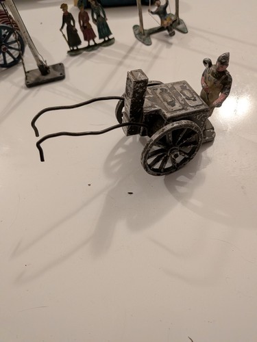 Lot jouets miniatures - métal,