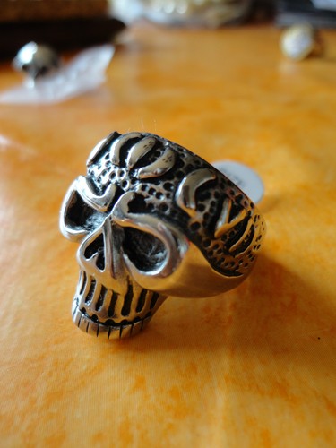 Bague tête mort - , 21