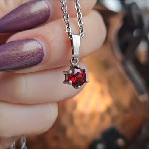 Ancien petit pendentif - , grenat