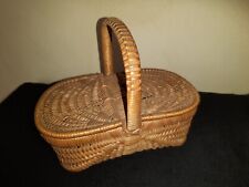 Ancien Petit Panier A Rabat En Osier De  Poupée 