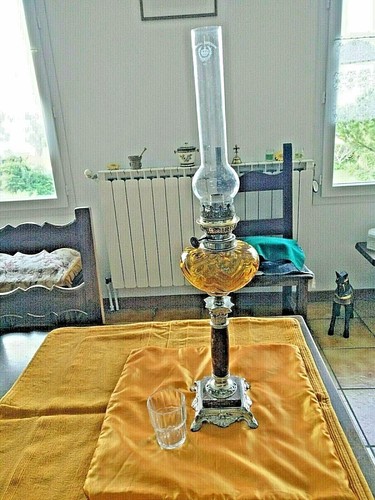 Grande lampe pétrole - lampe,
