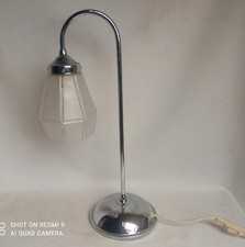 Lampe de table en acier