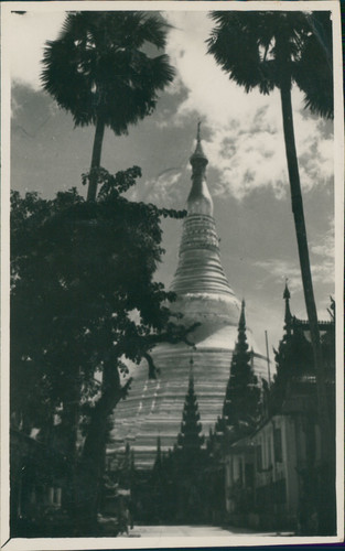 Burma the shwe dagon pagoda - shwe,