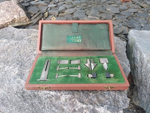 Coffret touches pied - , à