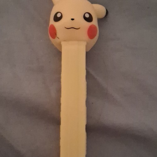 Distributeur pez pikachu - pez,