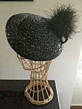 ANCIEN CHARMANT CHAPEAU