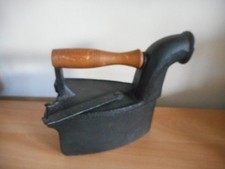 Ancien fer à repasser  à