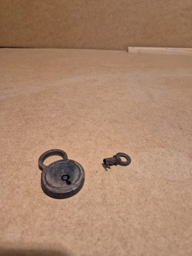 Ancien petit cadenas type - ancien,