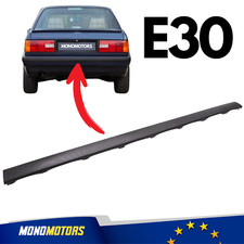 MOULURE CENTRALE DE PARE-CHOCS ARRIÈRE POUR BMW E30 1988-1992 - 51121945926 -