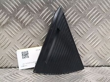 Enjoliveur triangle noir "sur