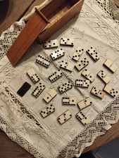 Jeu Dominos Ancien, Os Et Bois Dans Boîte En Bois