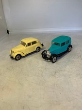 2 ANCIENNE VOITURE DE MARQUE NOREV PEUGEOT 201 ET RENAULT  ANNEES 60/70