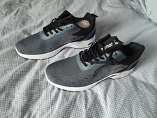 Chaussures / baskets gris