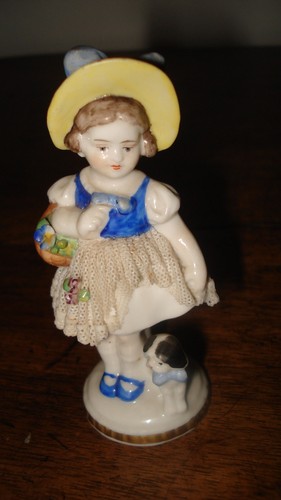 Figurine ancienne estampillée