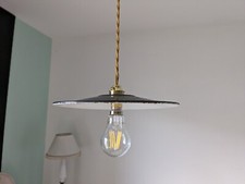 Suspension vintage industrielle en tôle noire emaillée